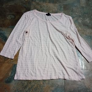 Gap Medium Top 3/4 Sleeve